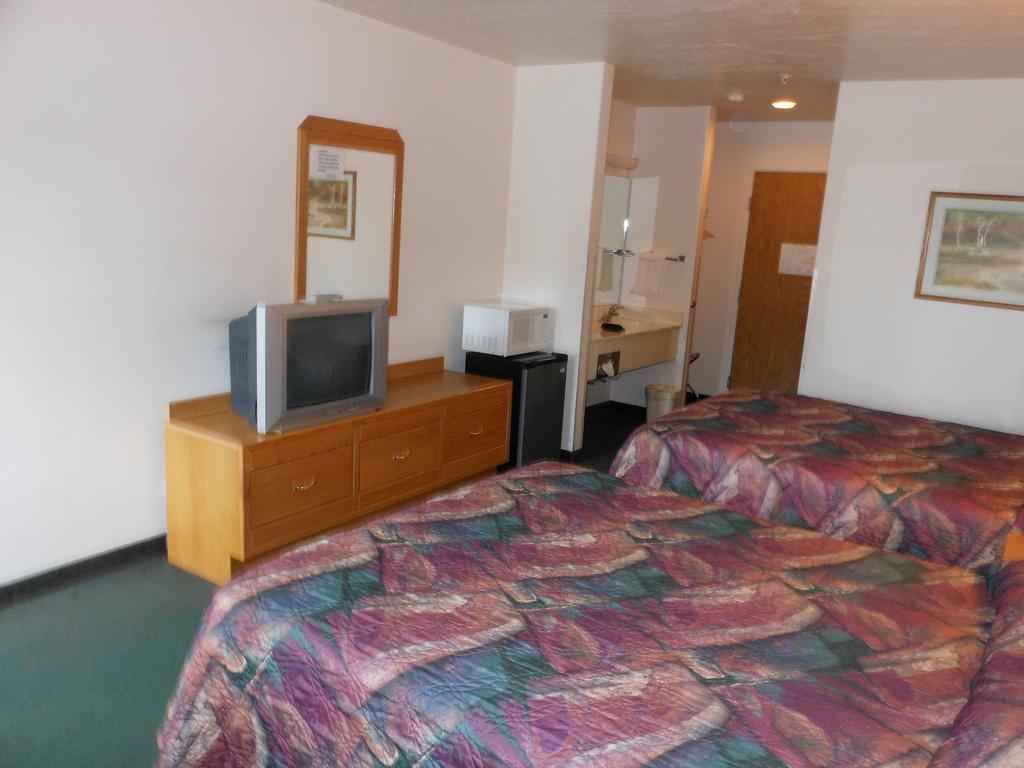 Economy Inn & Suites Nephi Exteriör bild